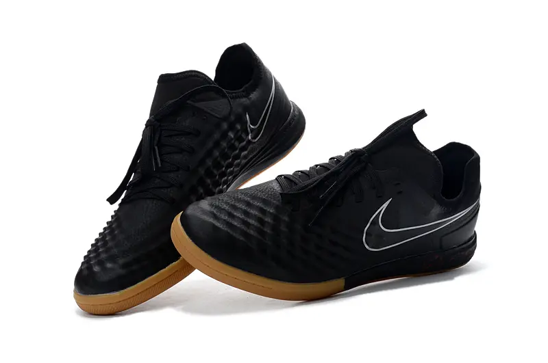 Nike MagistaX Finale 2 IC - Black/Gum Sole/Metallic Silver