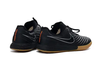 Nike MagistaX Finale 2 IC - Black/Gum Sole/Metallic Silver