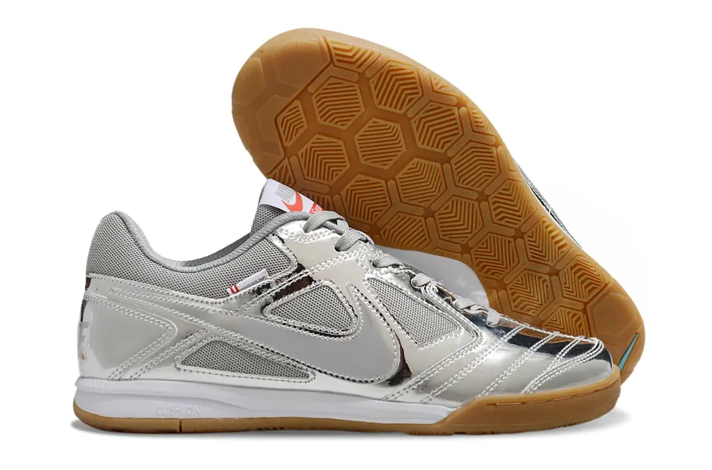Supreme x Nike SB Gato IC - Silver/Metallic Silver/Tan