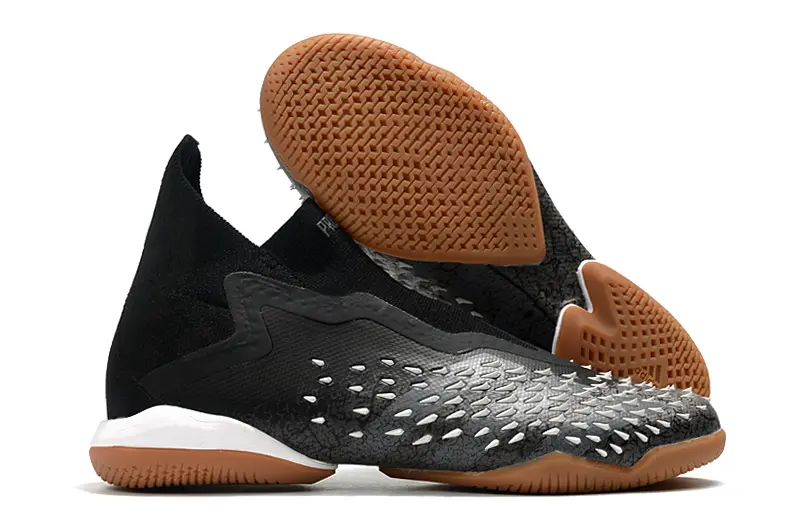 Adidas Predator Freak+ Laceless IC - Black/Charcoal Gray/Amber Brown