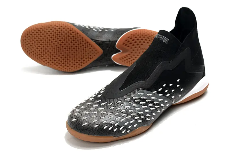 Adidas Predator Freak+ Laceless IC - Black/Charcoal Gray/Amber Brown
