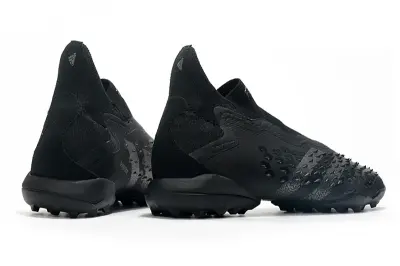 Adidas Predator Freak+ Laceless TF - Black/Carbon Black/Shadow Gray