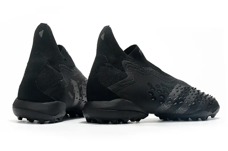 Adidas Predator Freak+ Laceless TF - Black/Carbon Black/Shadow Gray